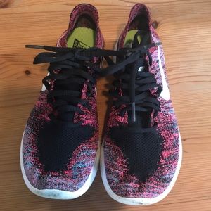 Nike run natural tennis shoes